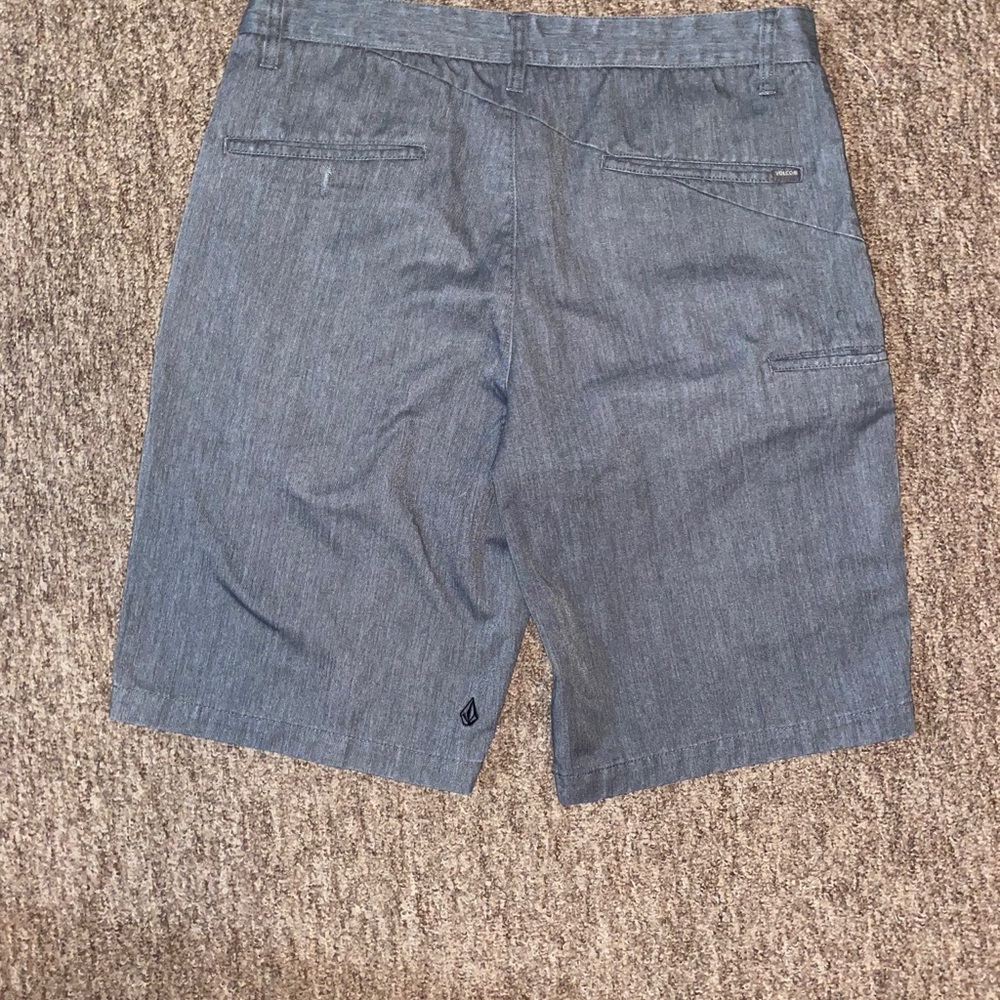 Volcom shorts - Picture 2 of 4